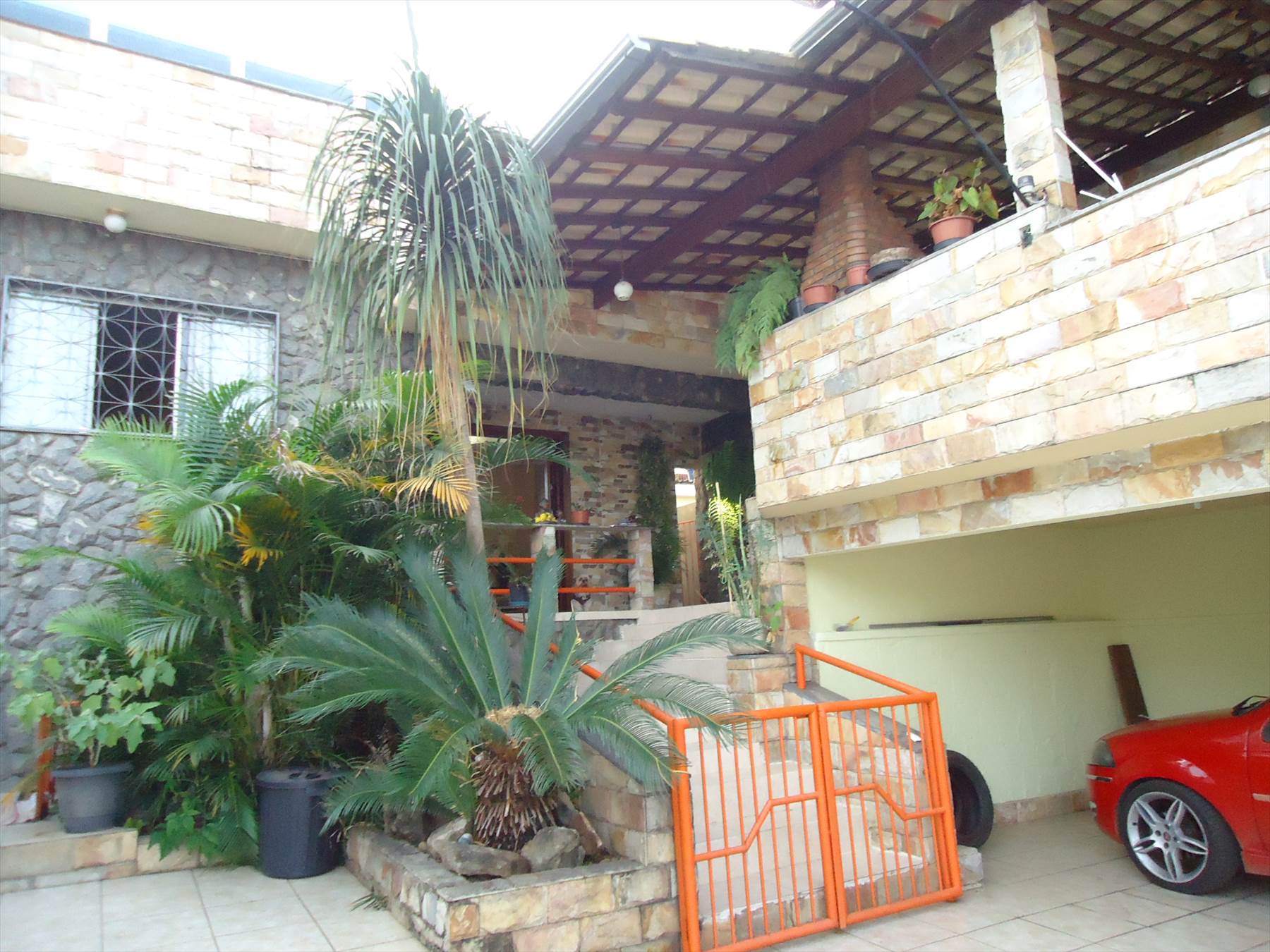 Área livre com jardim