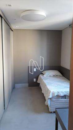 Quarto com armário