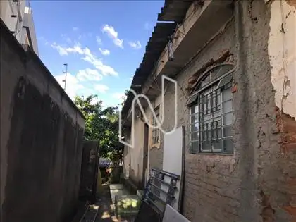 Lateral Casa  