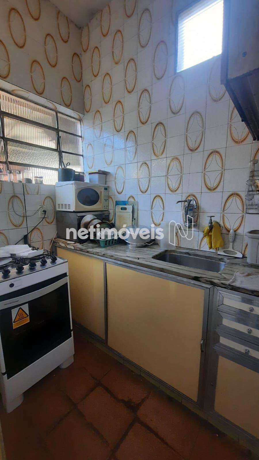 Cozinha com armário