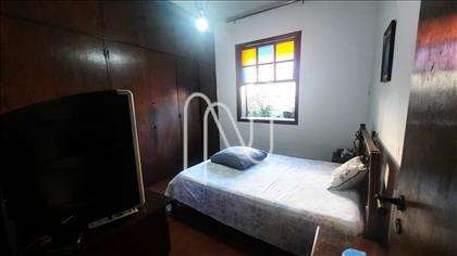 Quarto com armário
