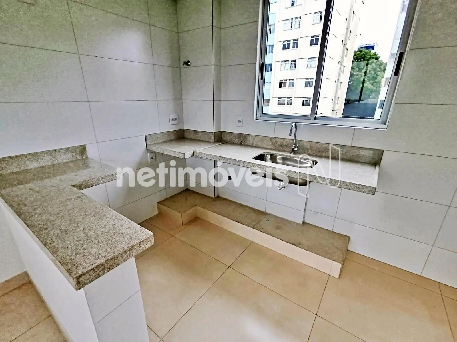 cozinha com bancas em granito