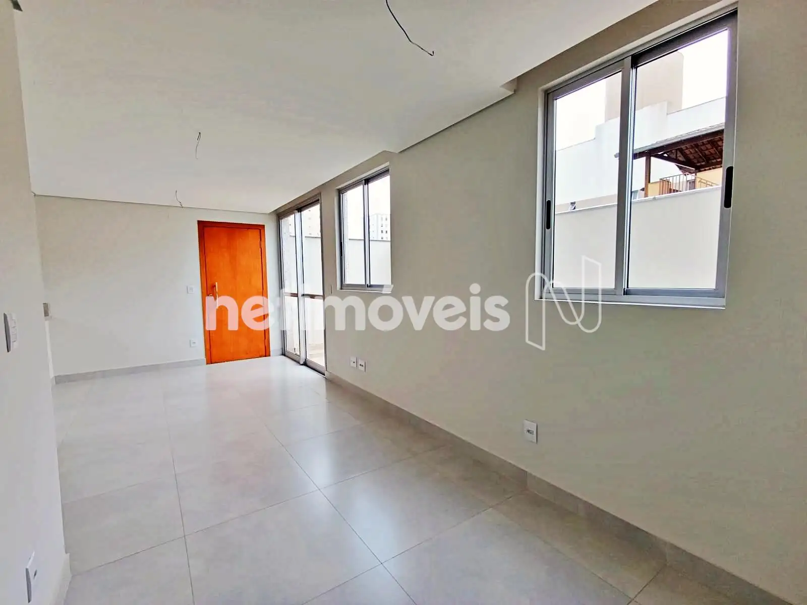 Sala ampla para 2 ambientes