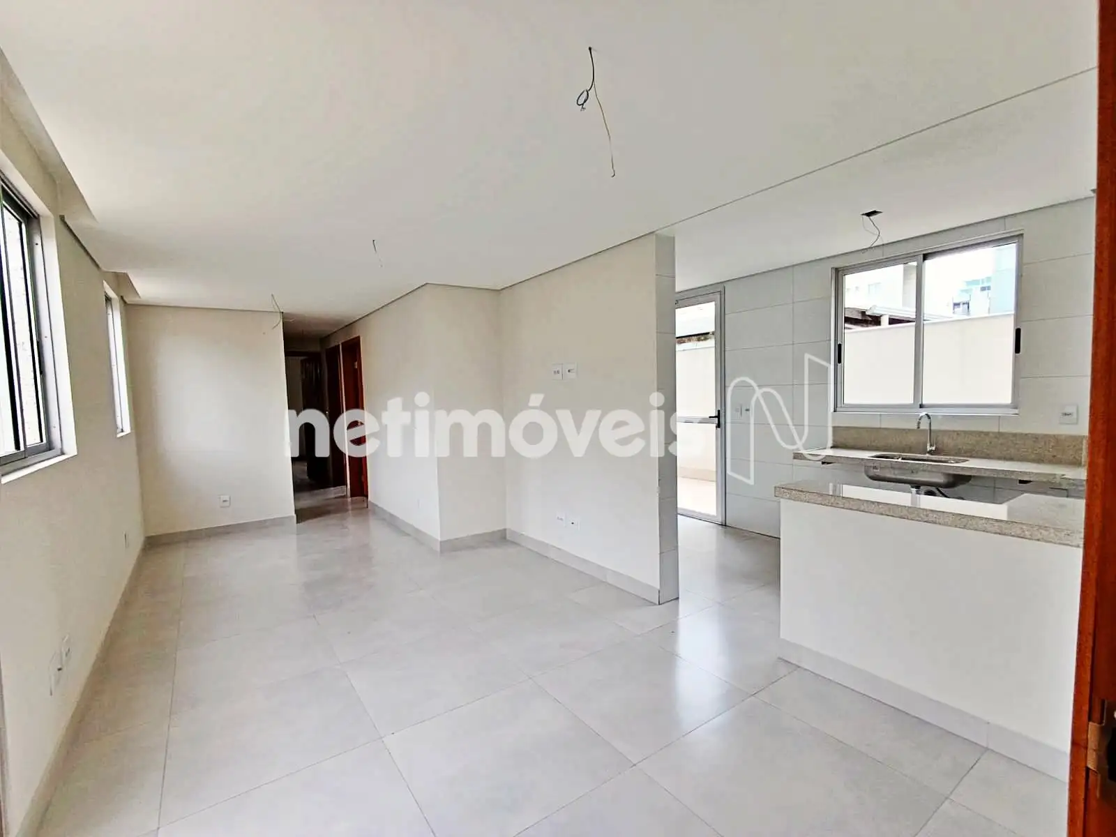 Sala ampla para 2 ambientes