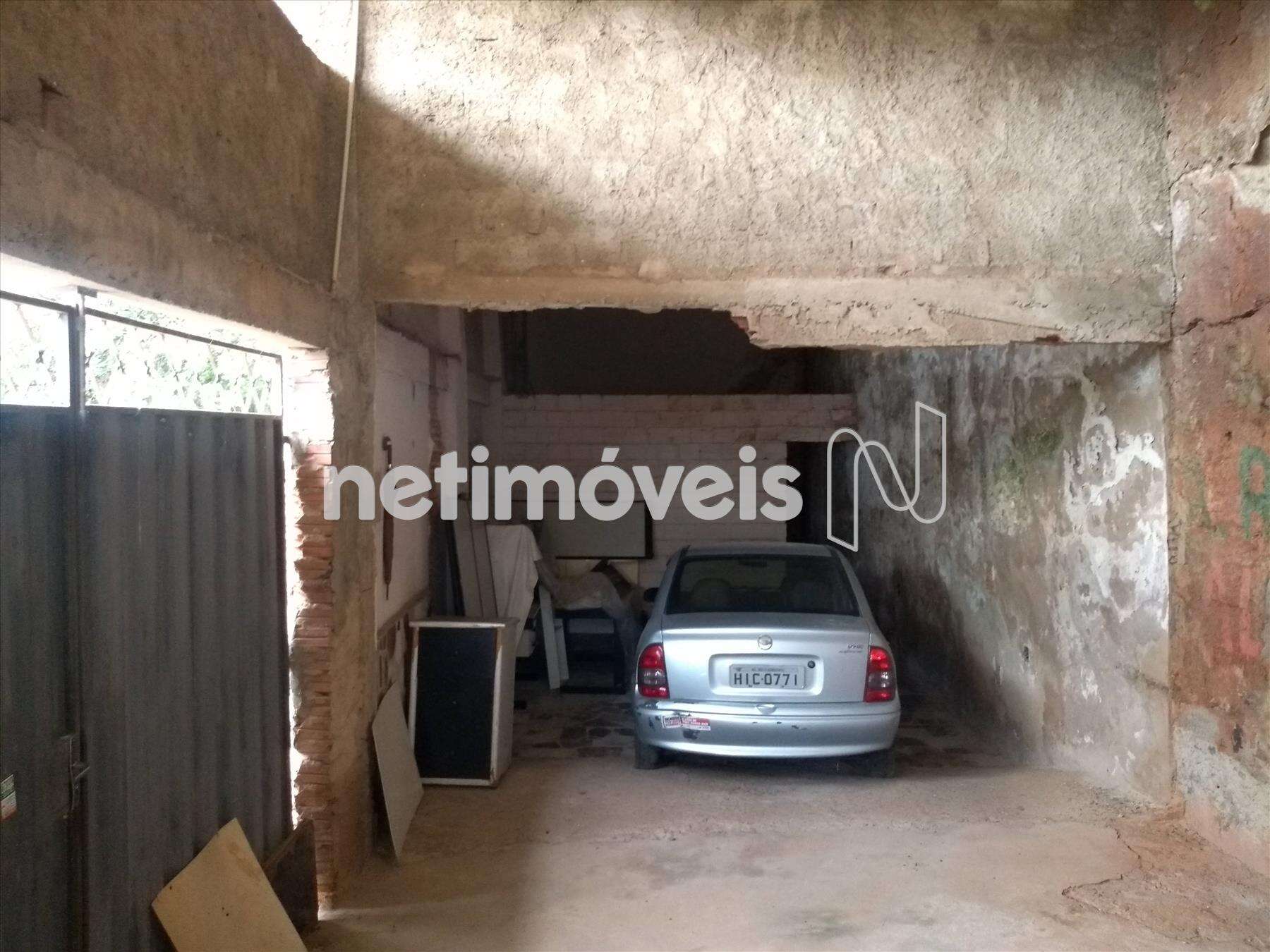 Vaga de garagem coberta