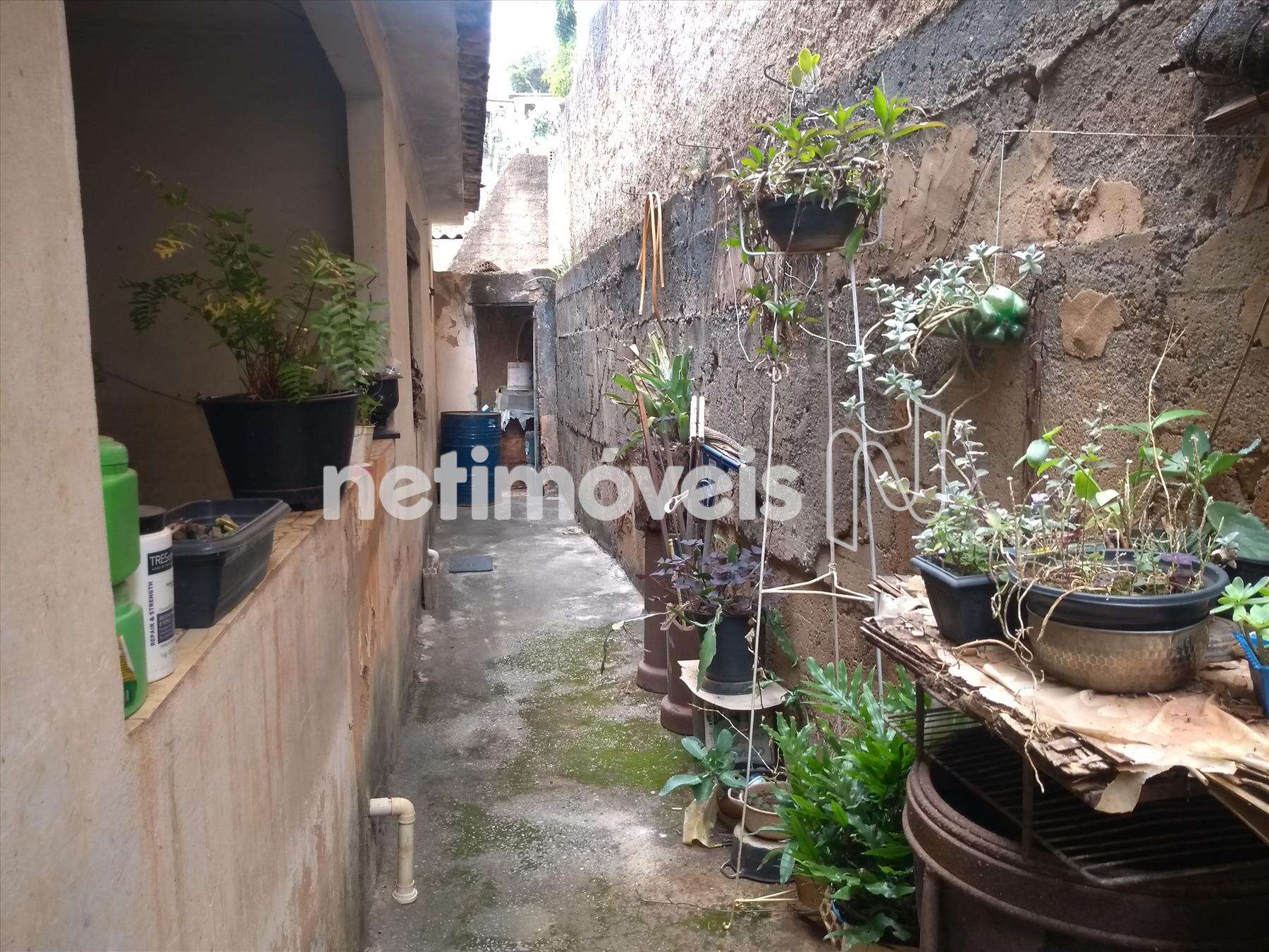 Corredor e varanda dos fundos