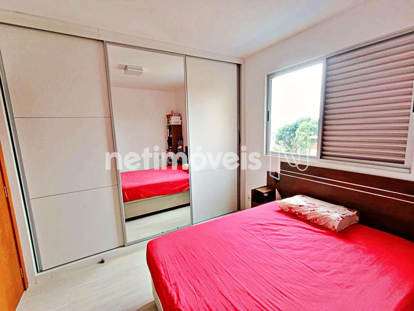 quarto casal com suíte com armário