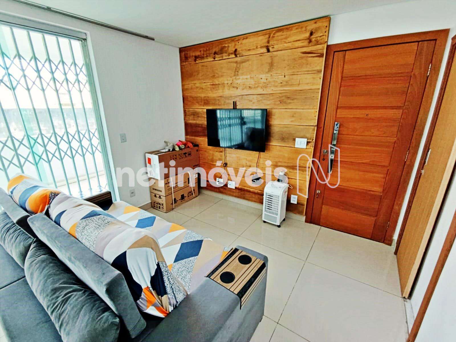 sala com painel rustico