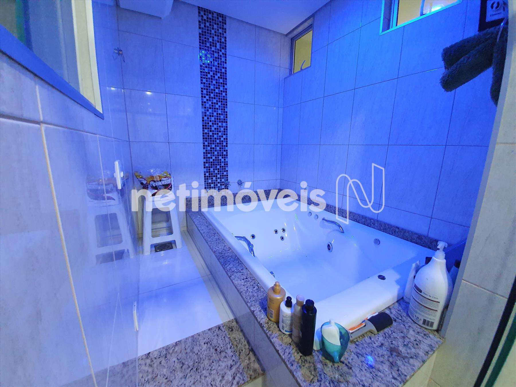  Banheiro com Hidromassagem