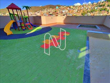 PLAYGROUND COM PISCINA 