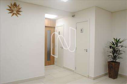 Entrada de acesso com banheiros mistos