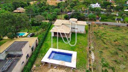 VISTA DA PISCINA E CASA