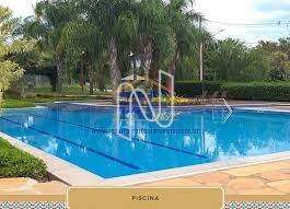 Piscina com raia 