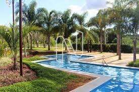 Piscina do condomínio 