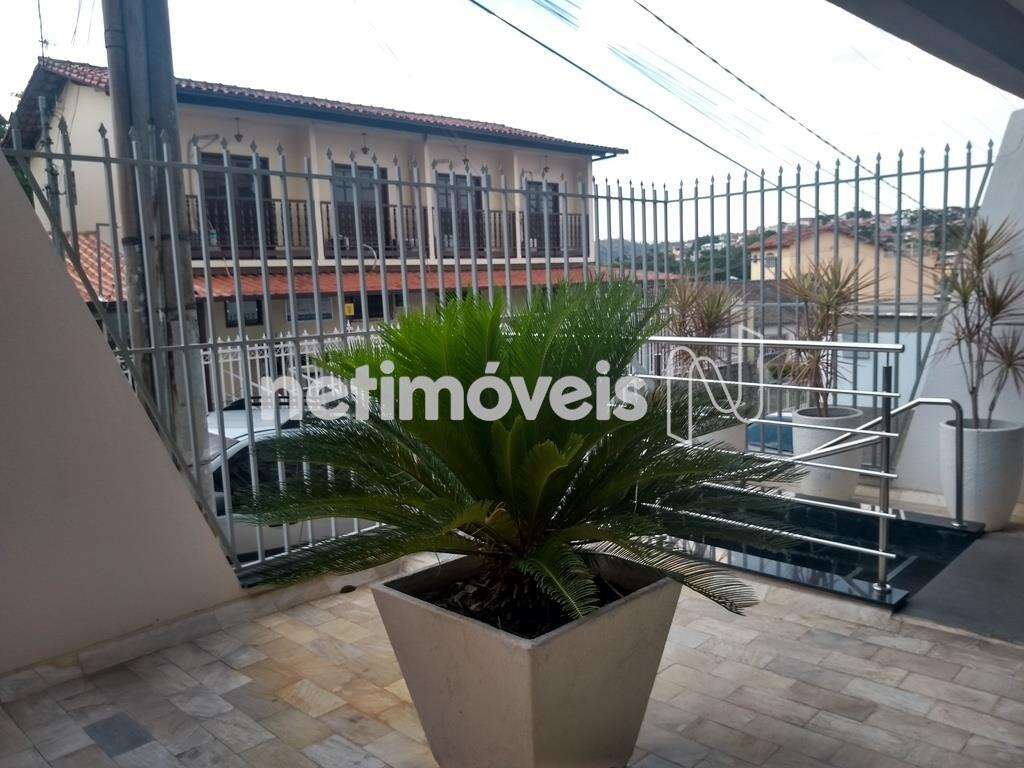 Entrada de aceso do prédio