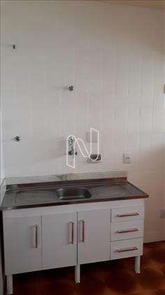 Cozinha com armário bancada inox