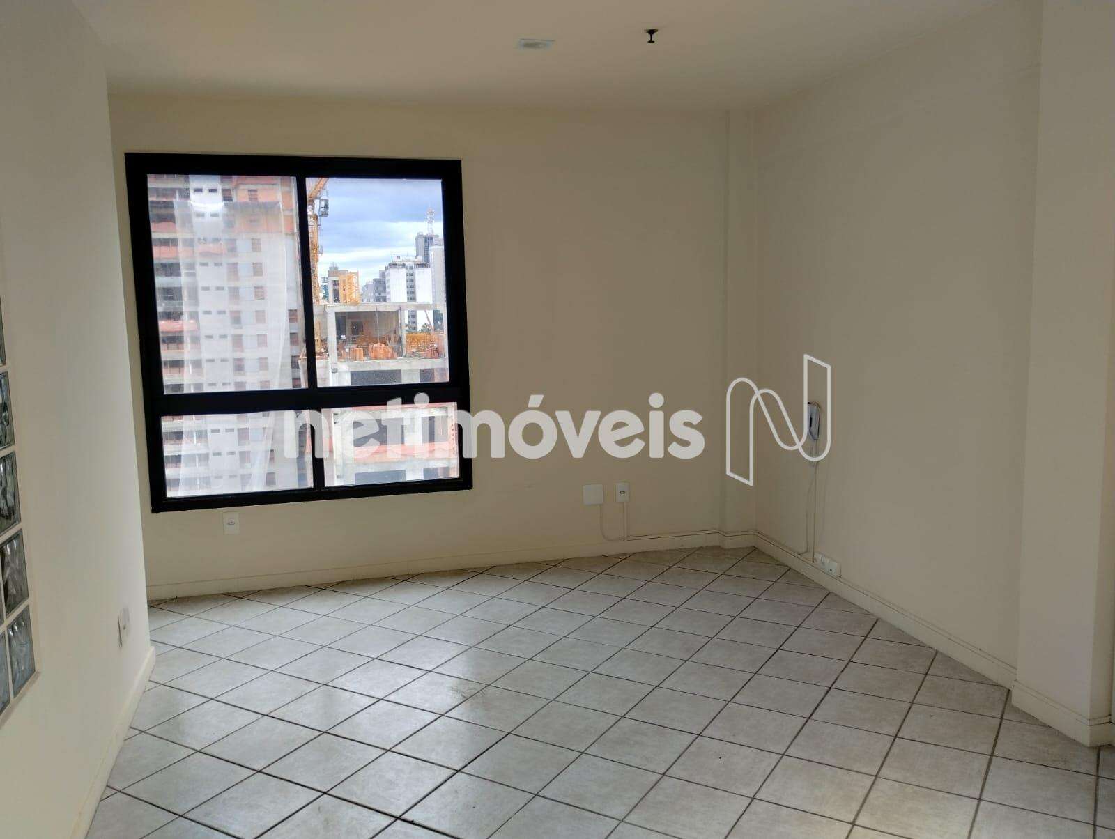 Sala com janela e vista definitiva