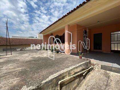 Fachada da casa + Terraço