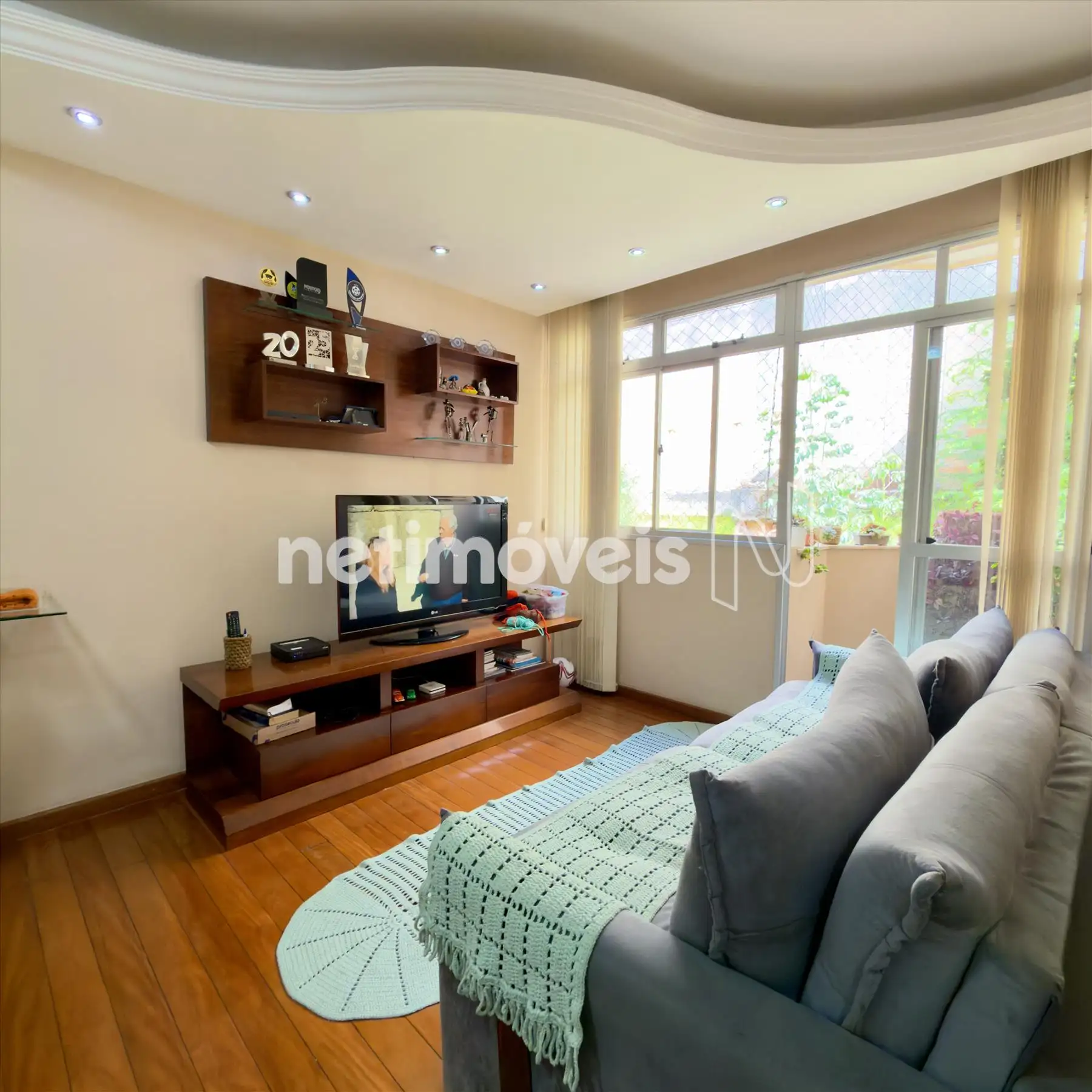 Sala de TV, outro ângulo