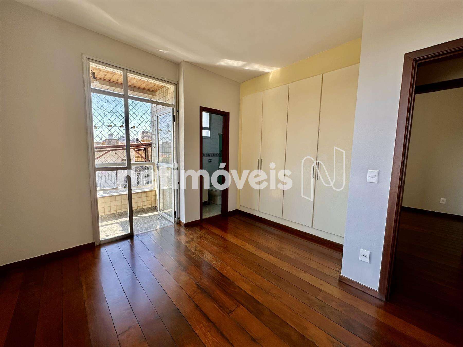 Quarto casal, outro ângulo