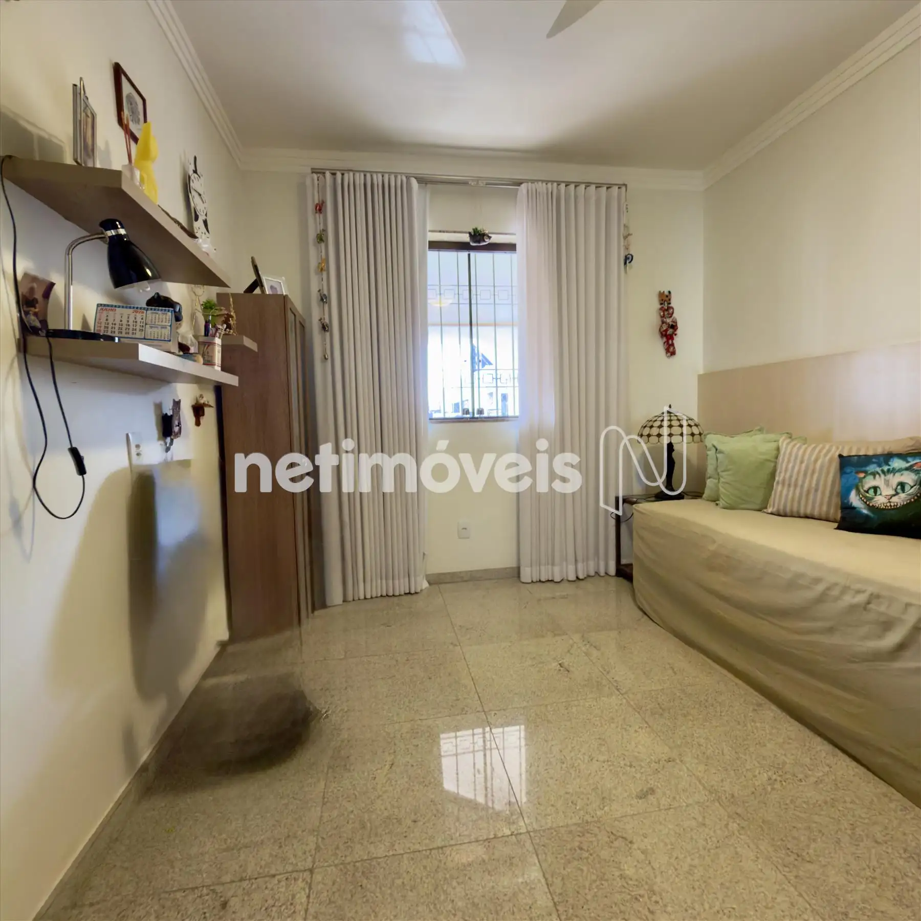 Quarto visita, outro ângulo.