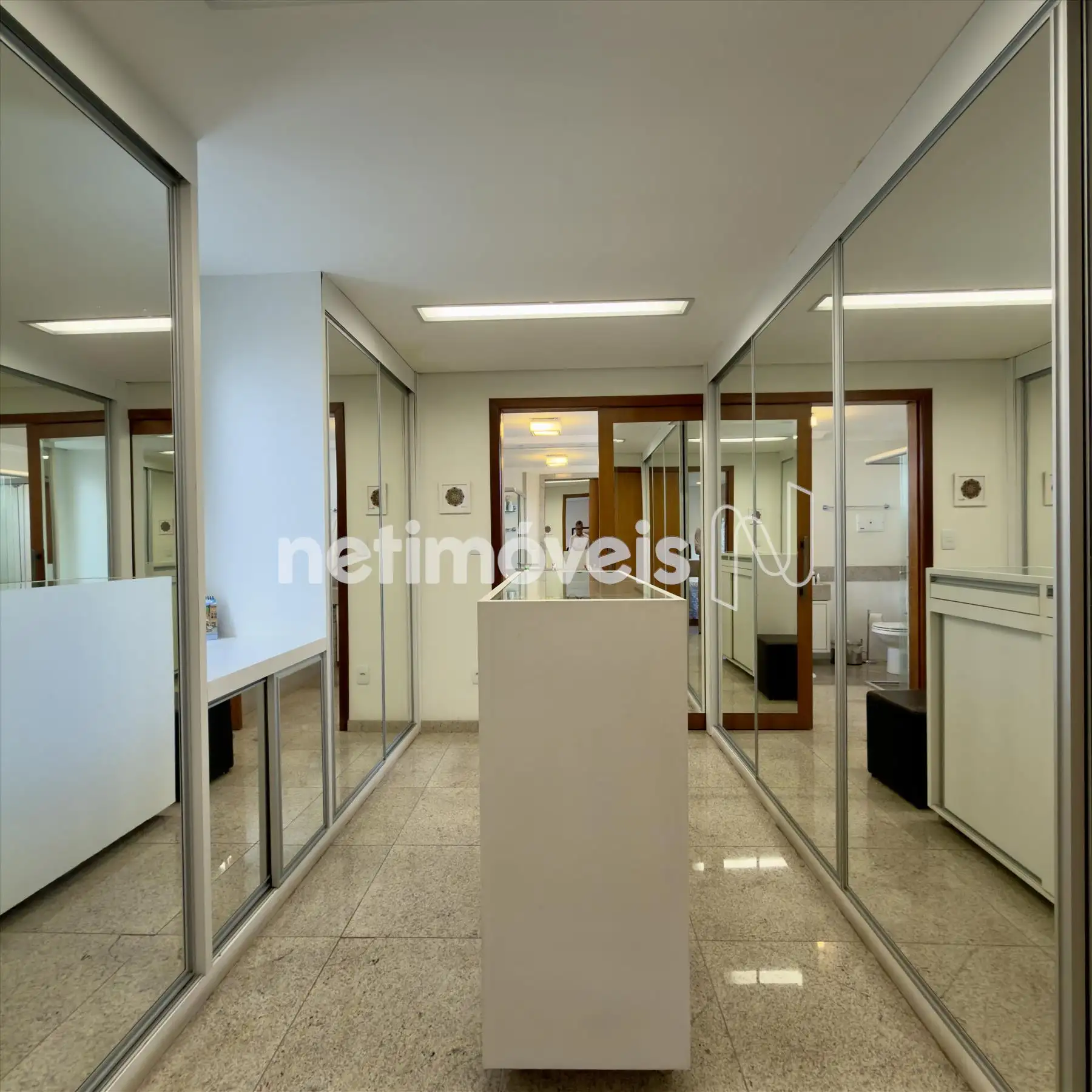 Closet, suite master