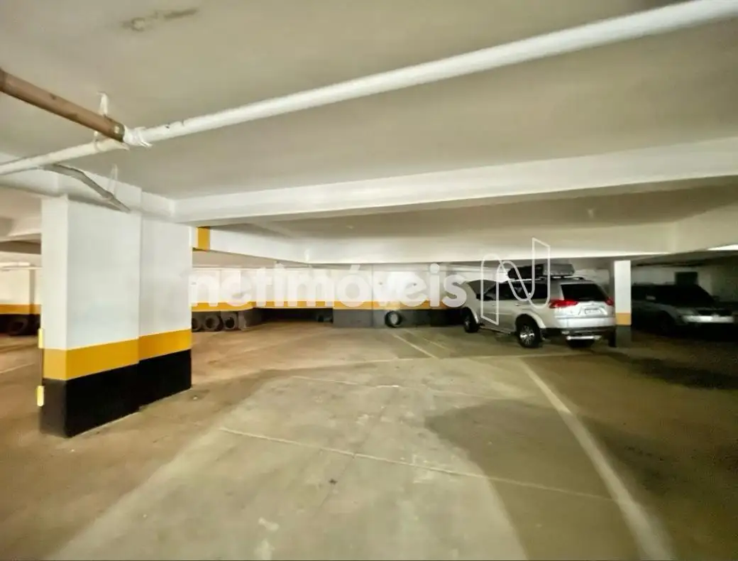 02 vagas paralelas (livres)