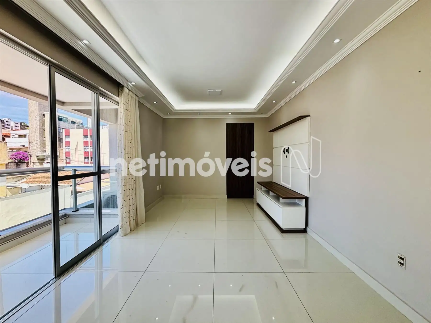 Sala, + Varandão