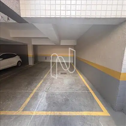 2 vagas demarcada em linha 