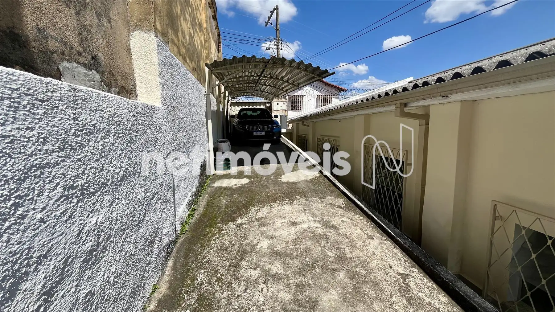 Garagem para 5 carros.