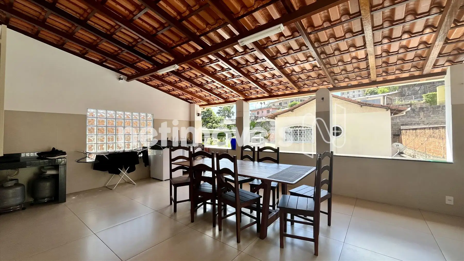 Espaço gourmet e área de serviço