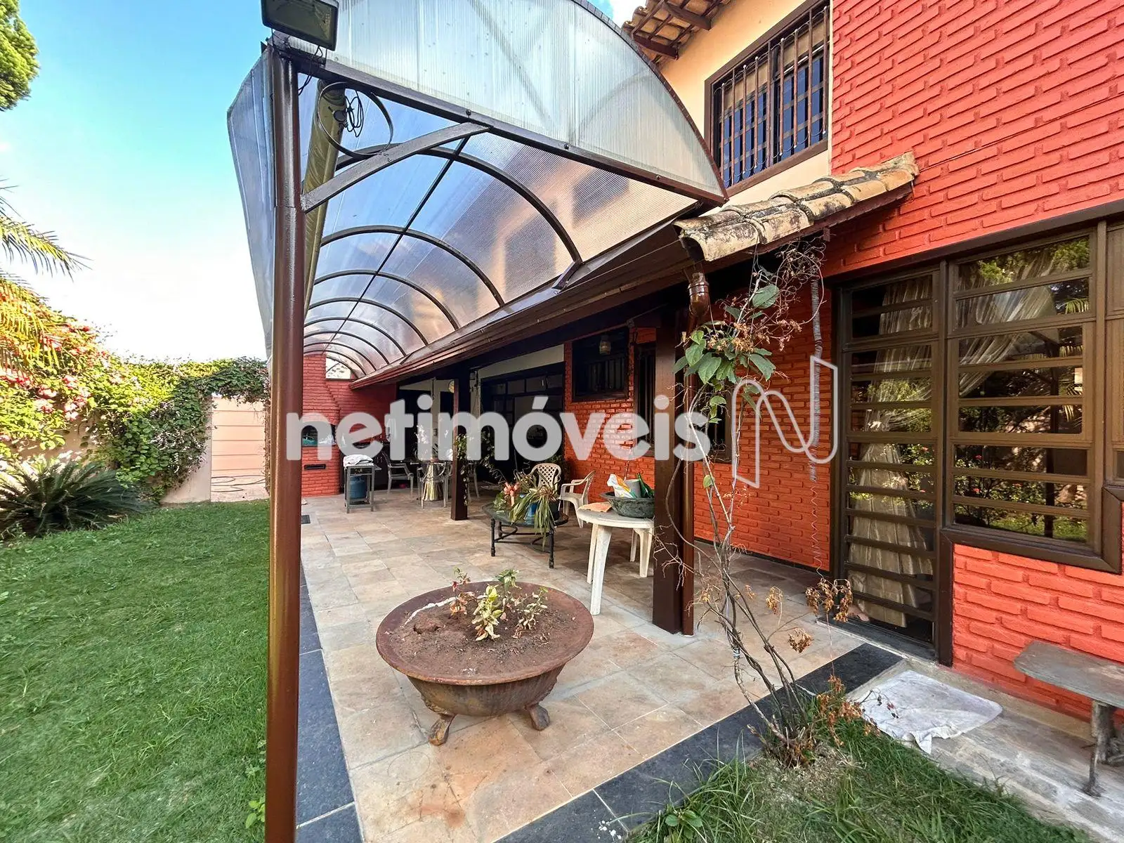 Área gourmet com churrasqueira/sauna/ducha