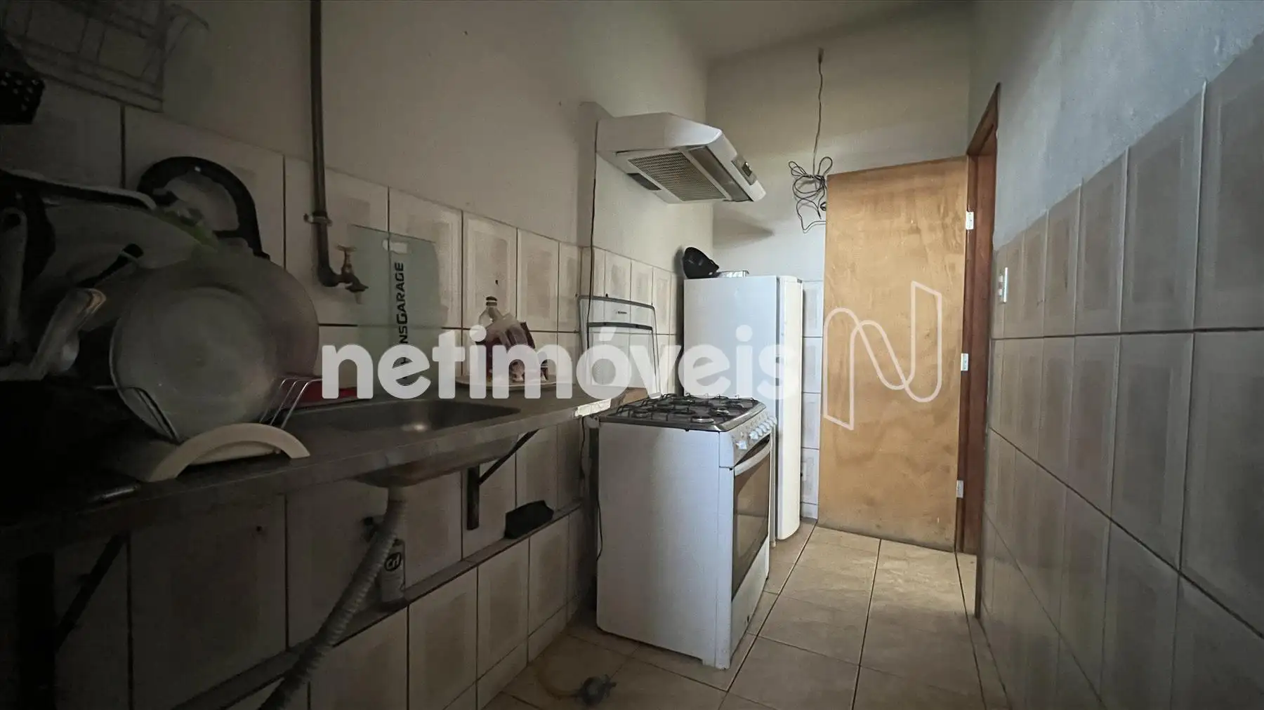 Cozinha vista pela parte dos fundos