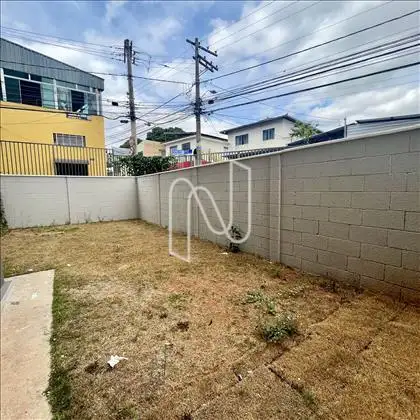 Área privativa descoberta e gramada - quintal