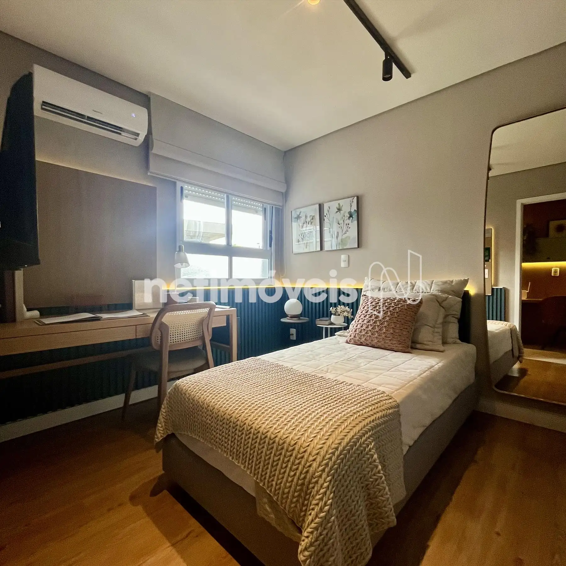 Terceiro quarto apto decorado