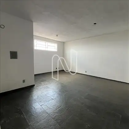 Sala vista pela porta principal