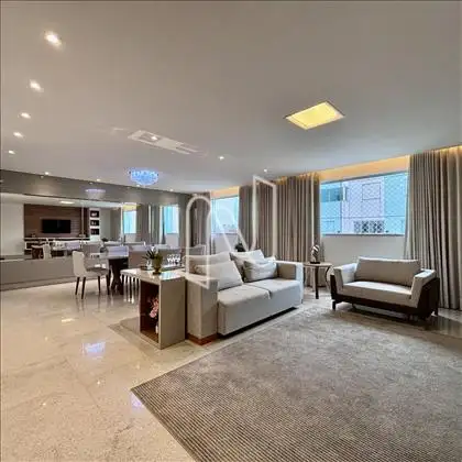 Sala de estar, outro ângulo.