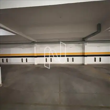4 vagas paralelas.