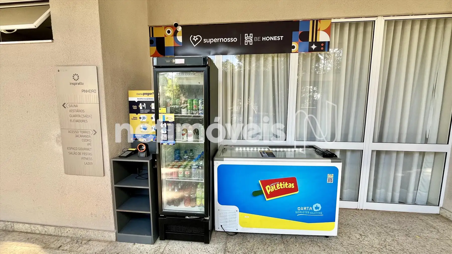 Mercadinho de apoio à piscina