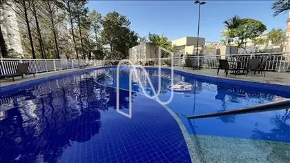 Piscina com prainha e rampa de acessibilidade