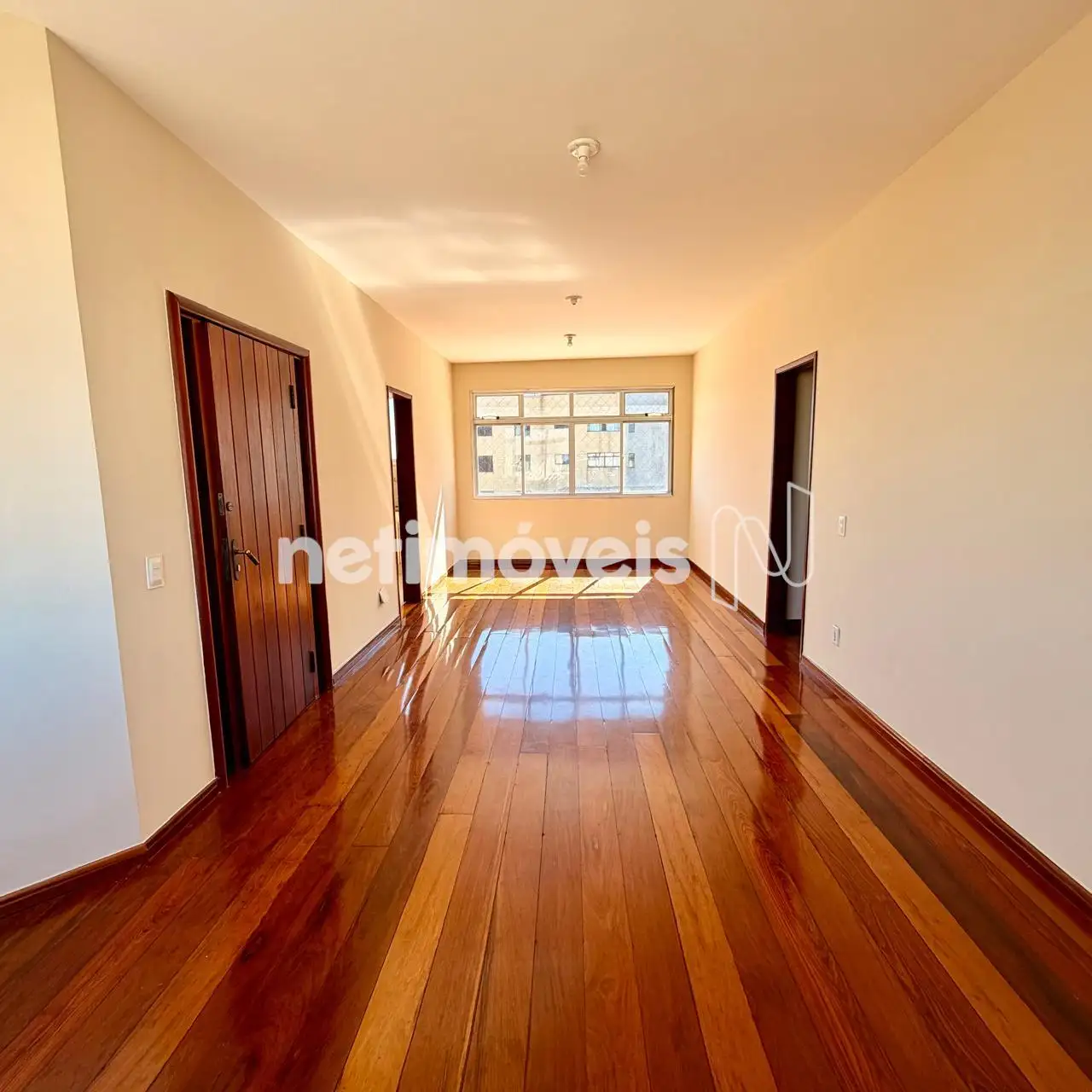 Sala outro ãngulo