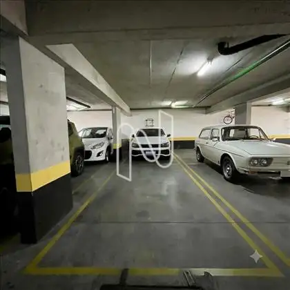 Duas vagas de garagem em linha