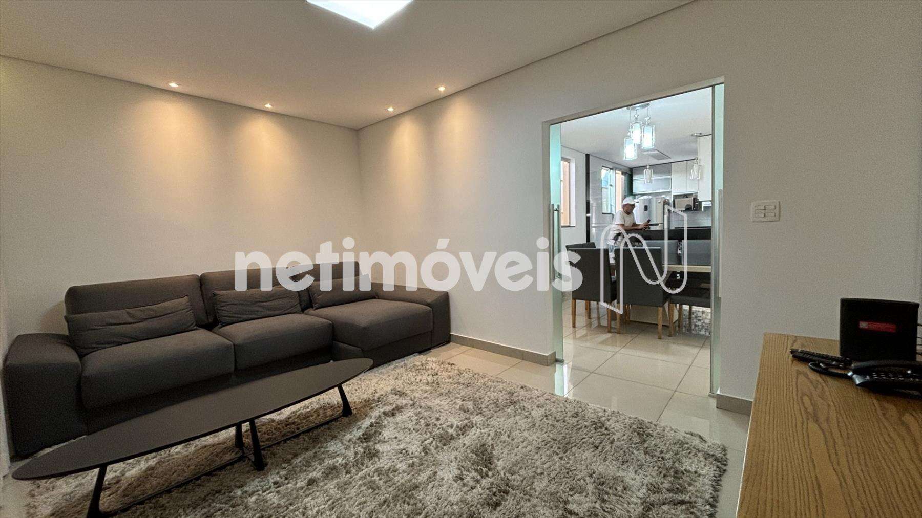 Sala de TV, outro ângulo 