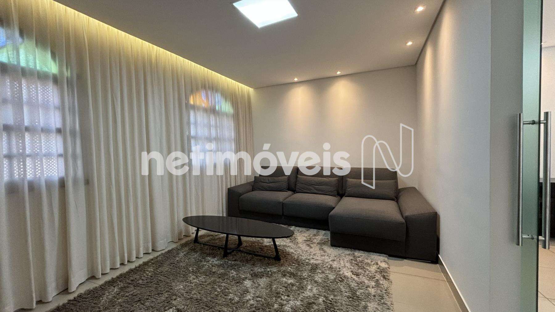 Sala de TV, outro ângulo
