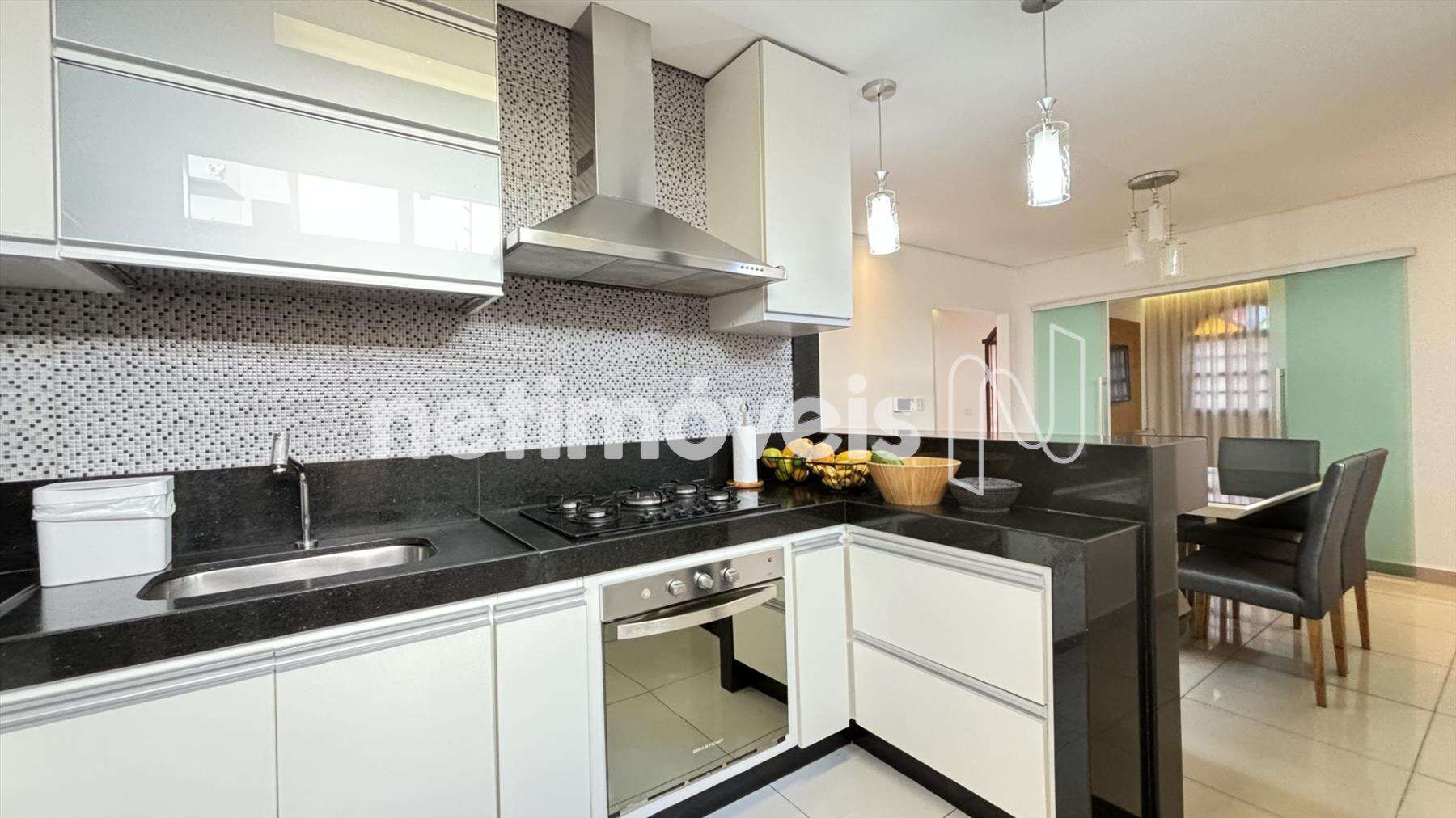 Cozinha + sala de Jantar