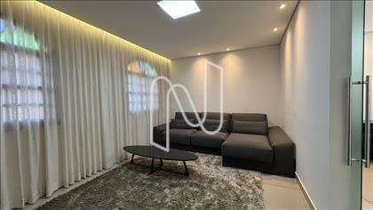 Sala de TV, outro ângulo