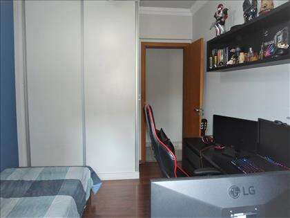Quarto 04 outro ângulo