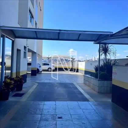 lateral do predio entrada da garagem