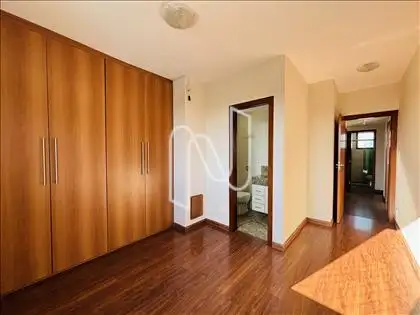 Quarto casal, outro ângulo