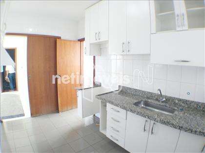 cozinha c/ ótimos aarmários